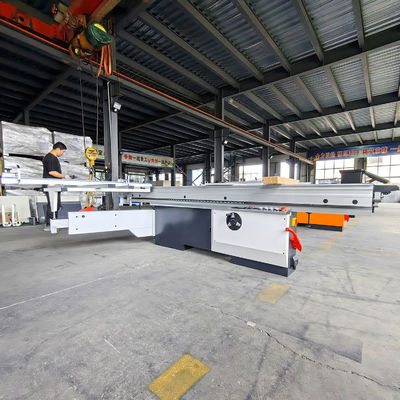 Precision Panel Sliding Table Cutting Saw for Industrial Woodworking 45 90 Degree