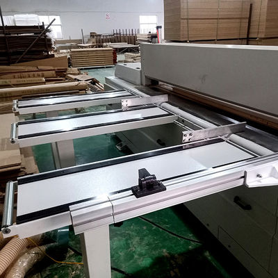 Woodworking Equipment Automatic Iron Saw CNC with 5200mm*3900mm*1700mm Specifications