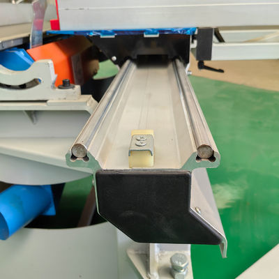 1600mm Maximum Cutting Length Horizontal Style Panel Saw Machine for Wood Cutting