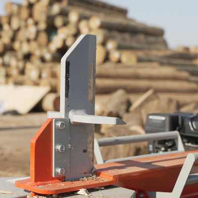 convenient 18 ton hydraulic log splitter with automatic loading and hands-on control