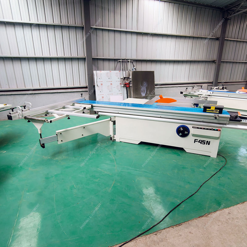 3200*425mm Sliding Table Length * Width F45N Woodworking CNC Precision Saw 45 Degree